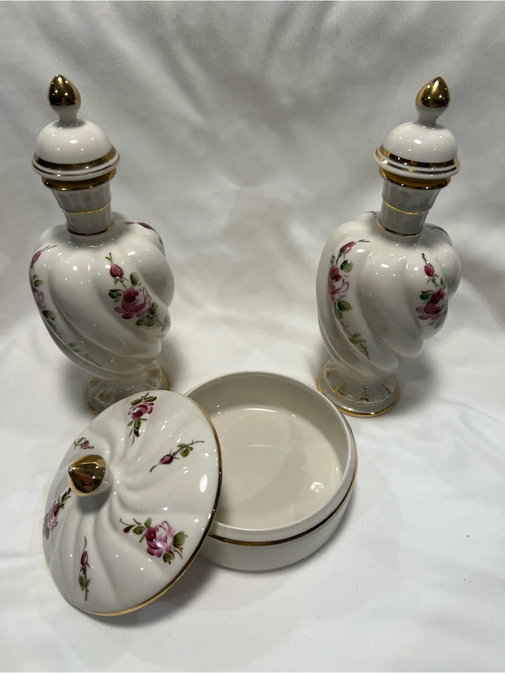 Porcelain Floral Vanity Set with Gold Trim - White and Pink